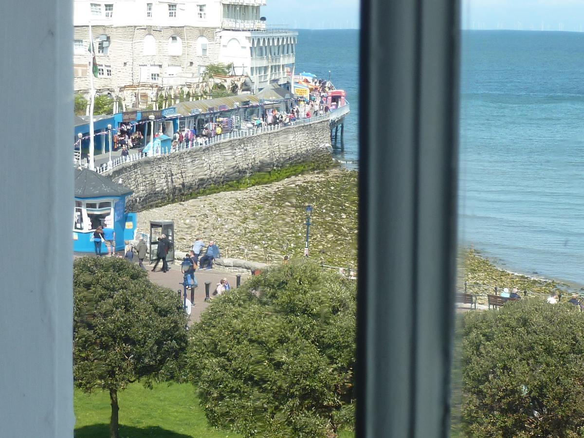 Hen Dy Llandudno